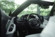 wit corvette c8 interieur