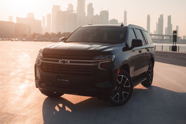 Chevrolet Tahoe Preto