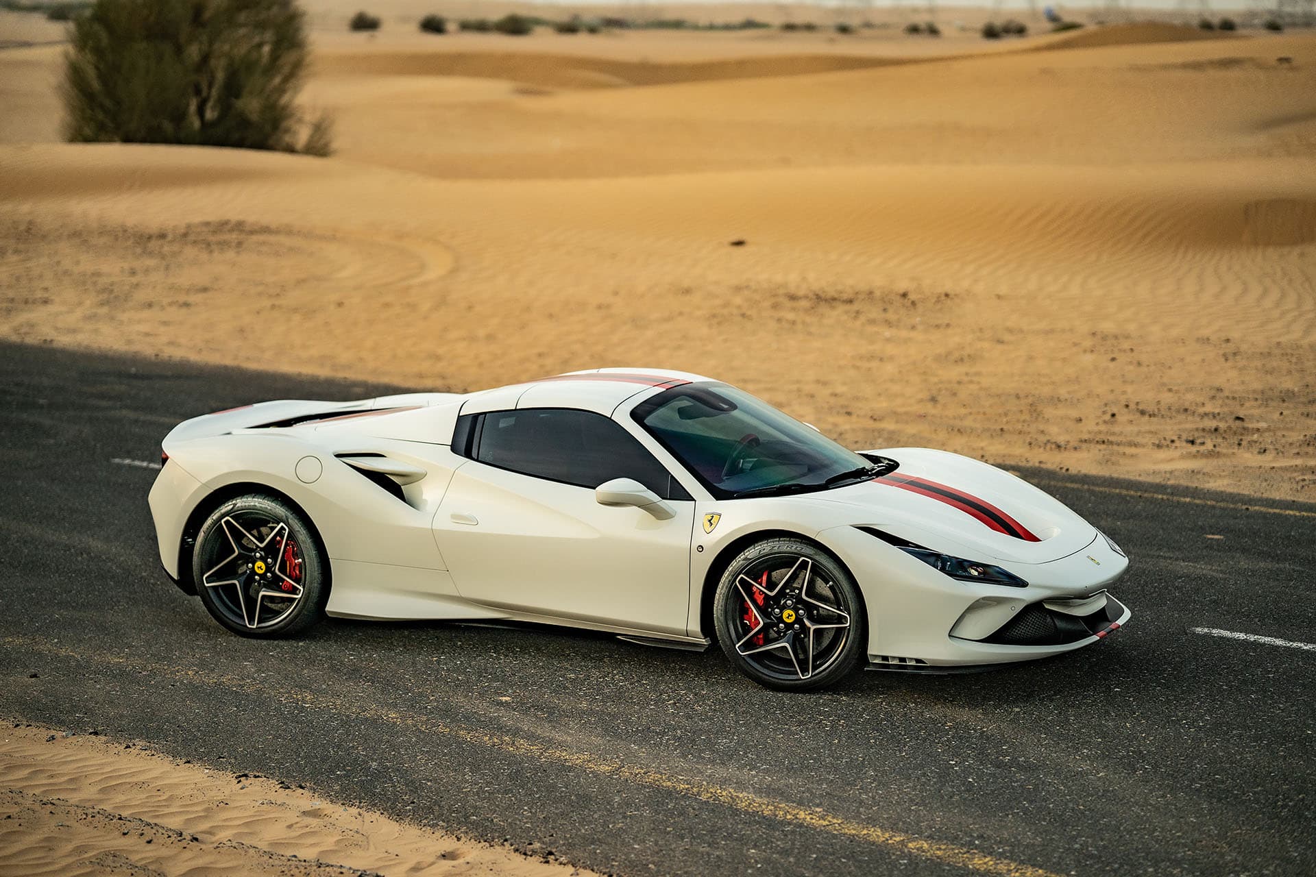 Аренда Ferrari F8 Tributo в Абу-Даби - Спортивные автомобили - Octane ...