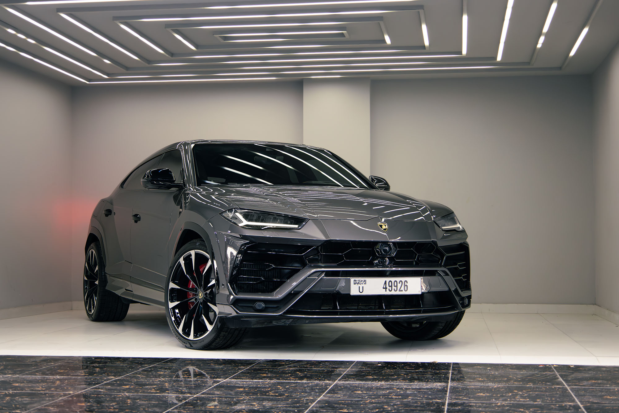 Lamborghini Urus אפור