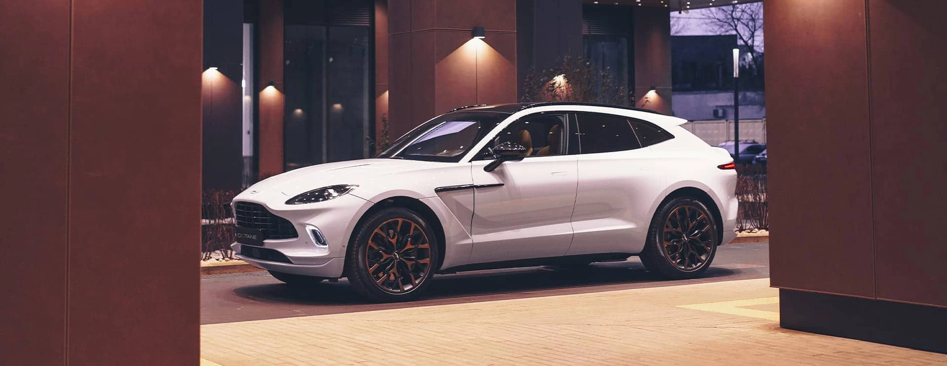 Aston Martin DBX White