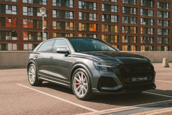 Audi RSQ8 Gris