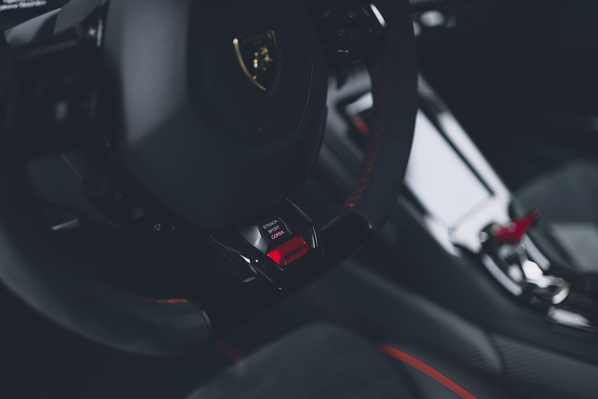 lamborghini huracan orange interior