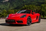 保时捷Boxster S红色租赁迪拜
