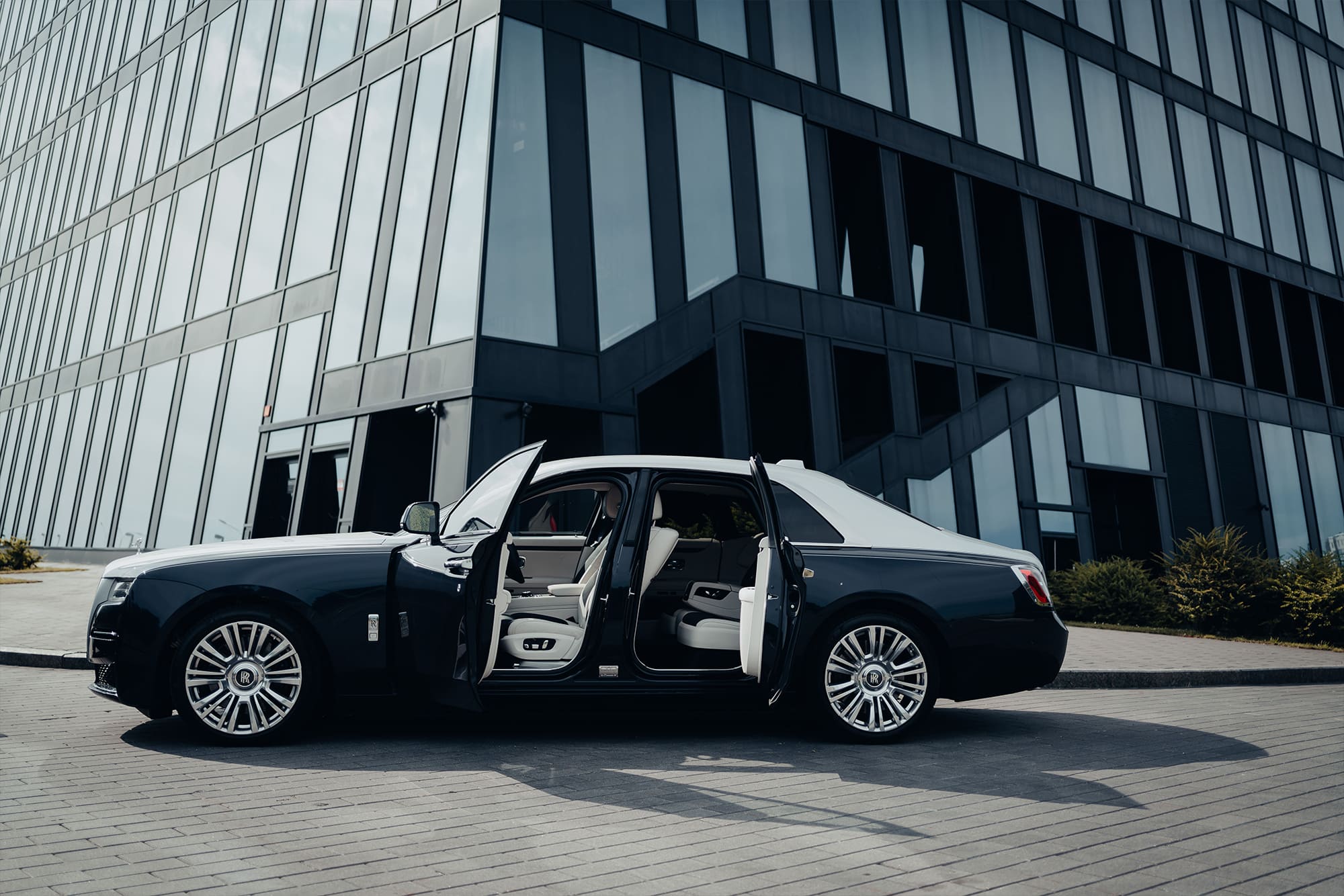 Rolls-Royce Ghost Black & White