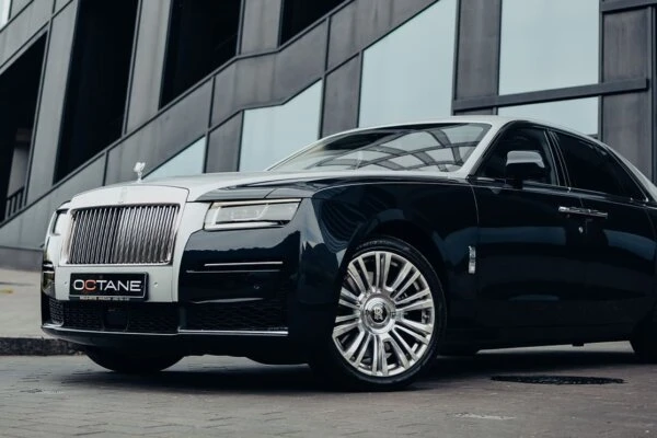 Rolls Royce Ghost .  Rolls Royce Ghost .