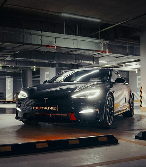 Hyr Tesla Model S i Dubai