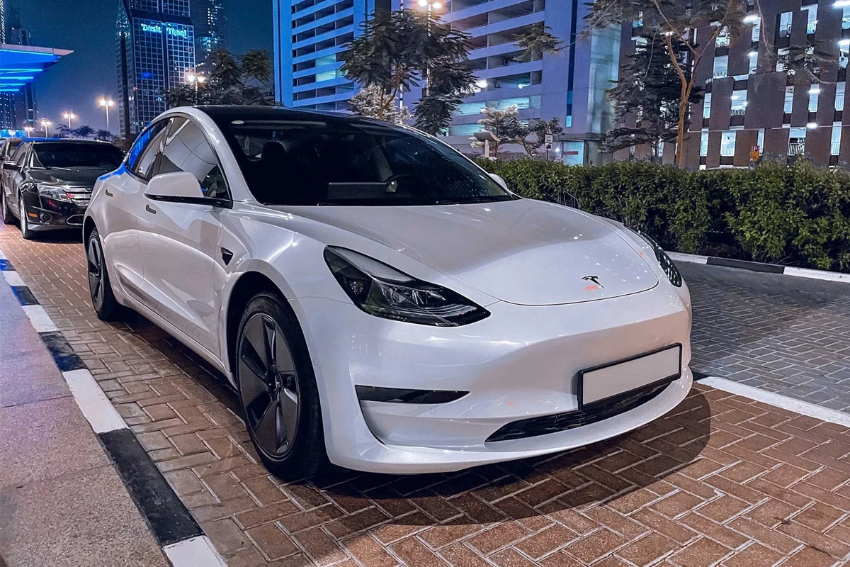 Tesla 3 Branco