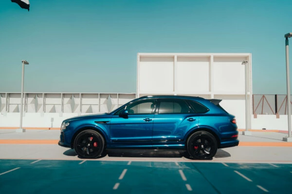 宾利 Bentayga Blue
