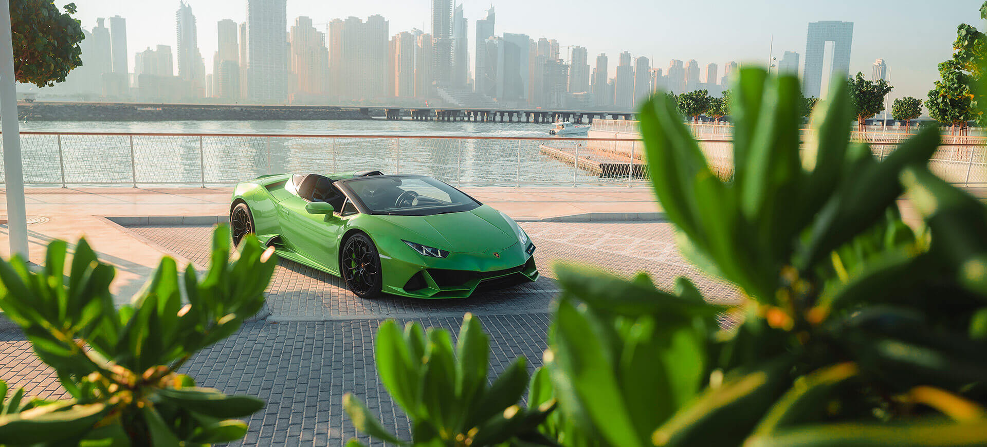 Аренда Lamborghini Huracan в Дубае - аренда спортивных автомобилей 24/7 |  Octane