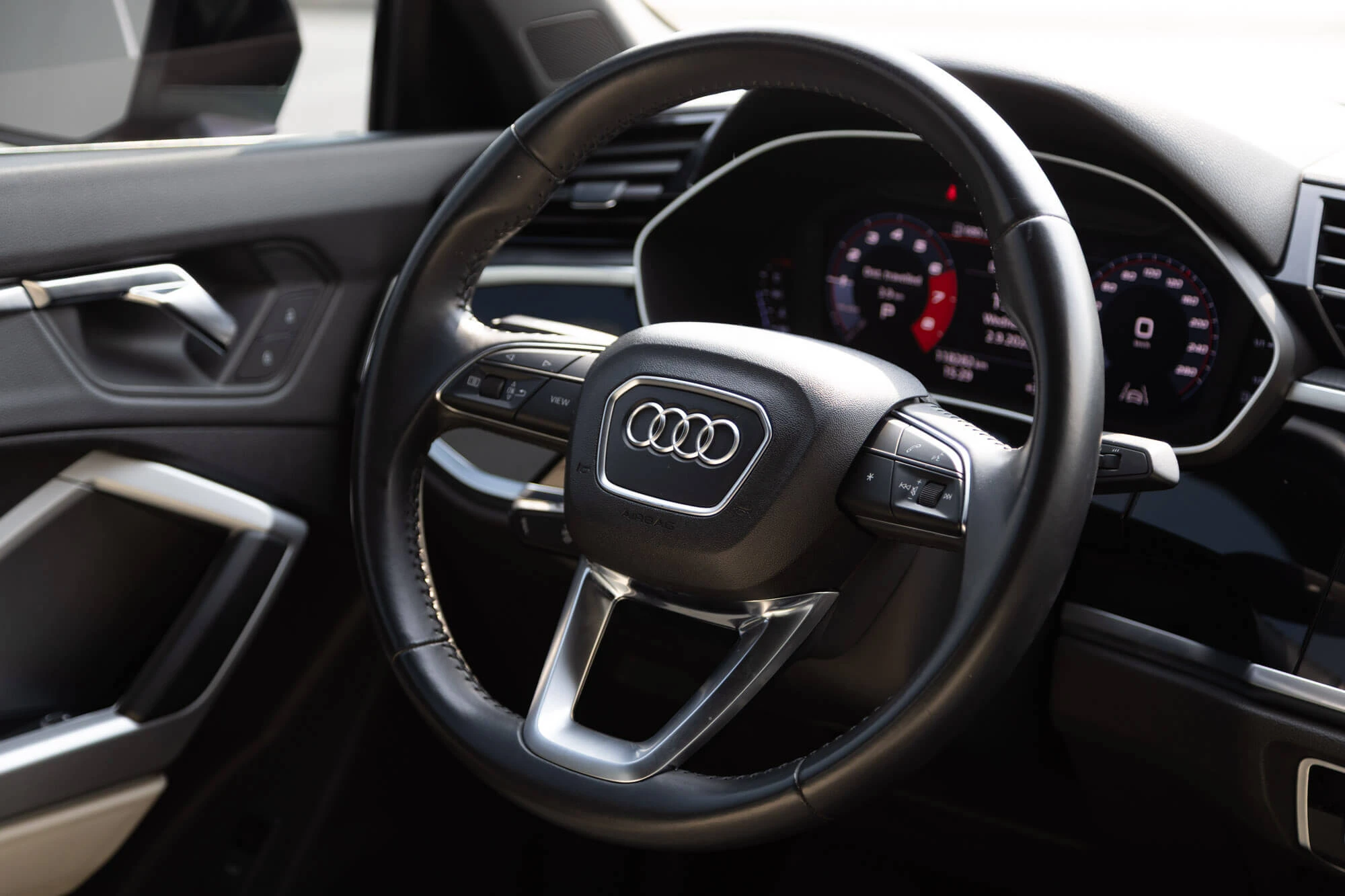 Audi Q3 Черный