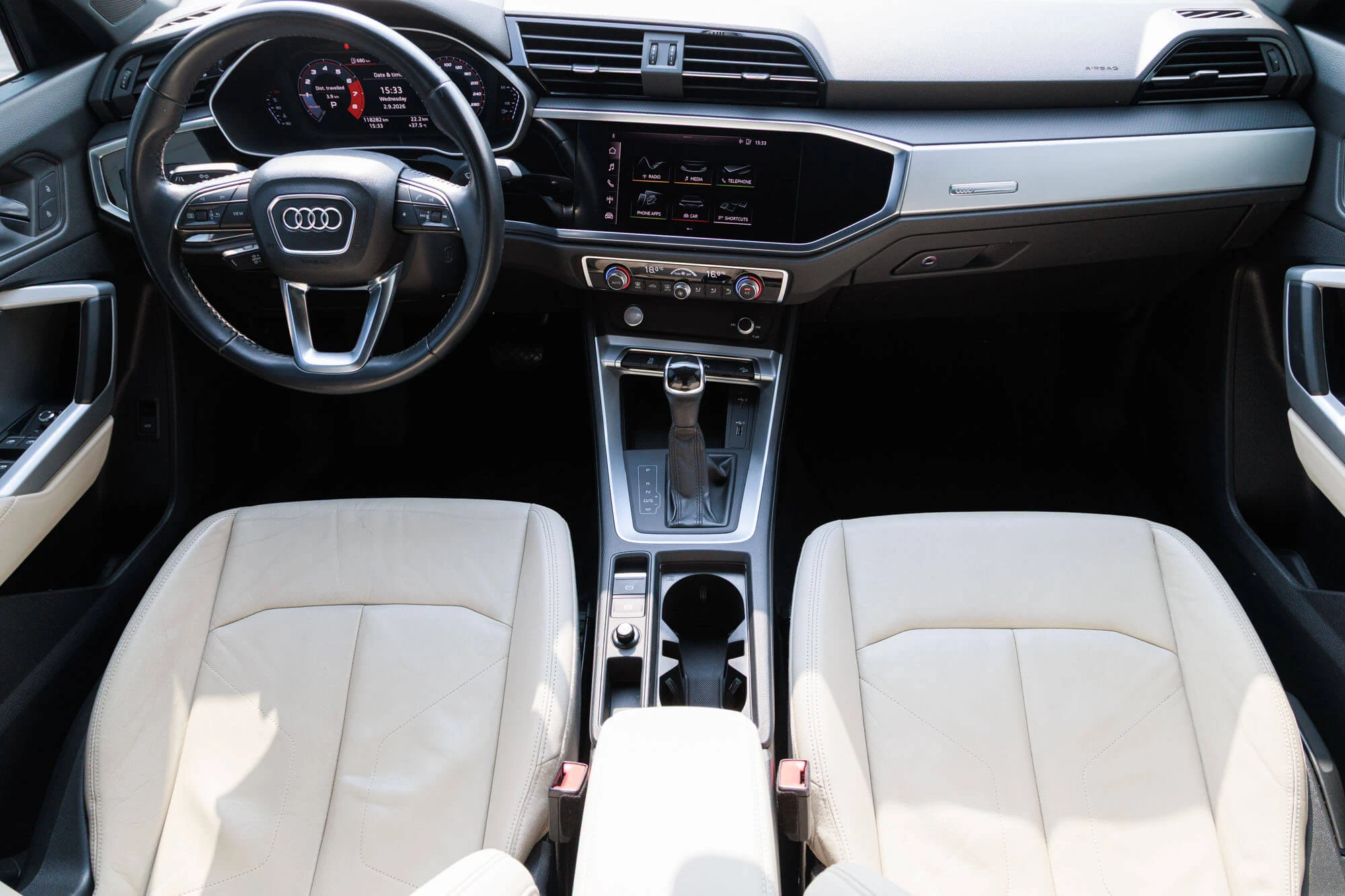 Audi Q3 Черный