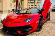 لامبورغيني أفينتادور SVJ الأحمر