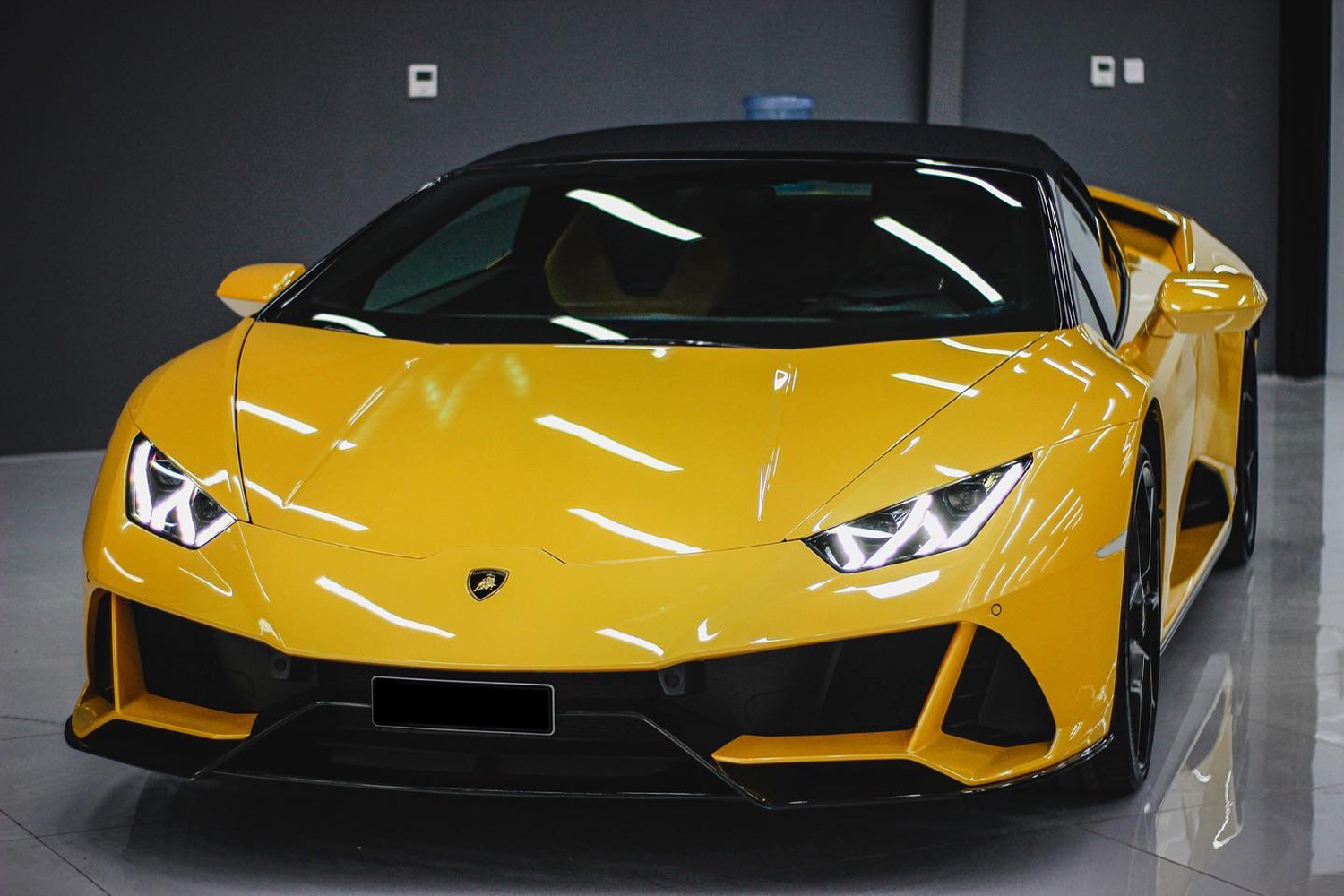 Lamborghini Huracan EVO Spyder Geel