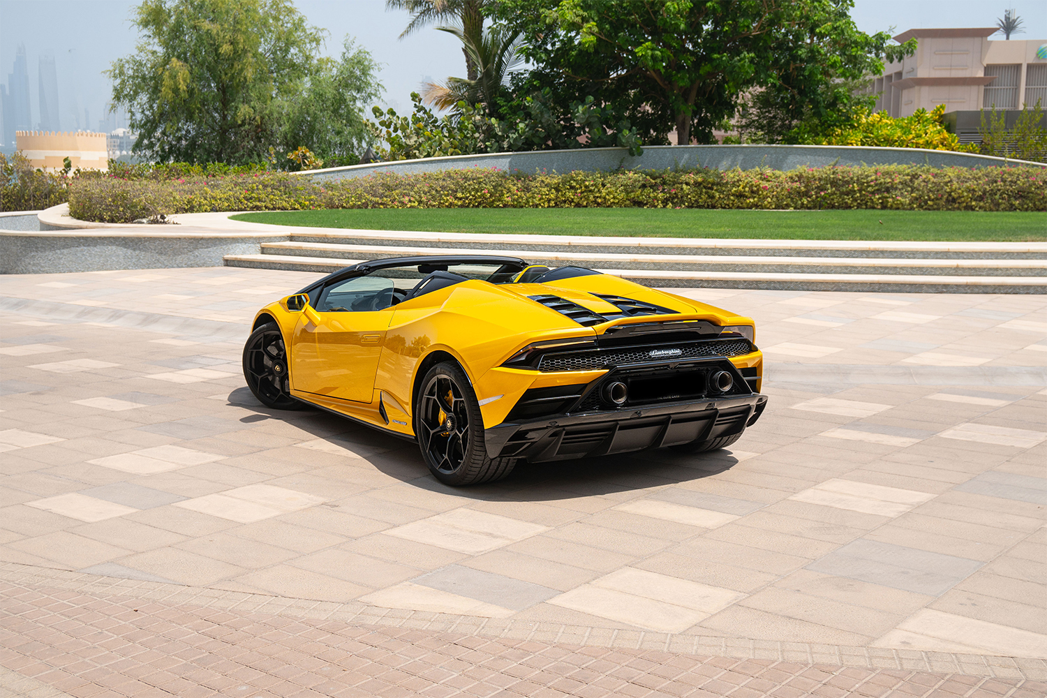Lamborghini Huracan EVO Spyder Geel