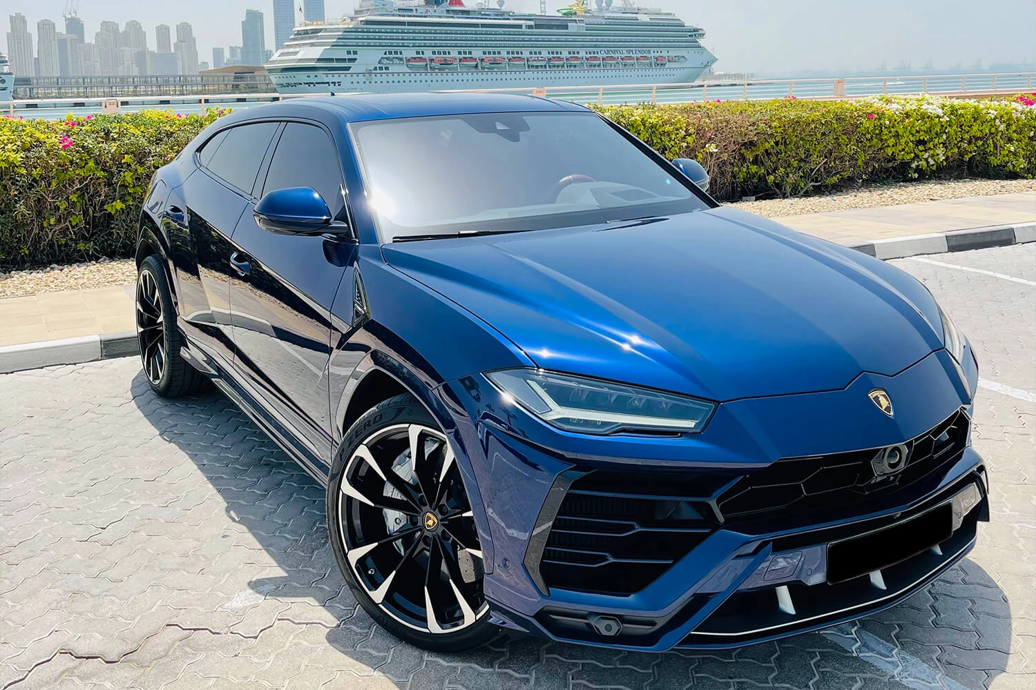 Lamborghini Urus (blue)
