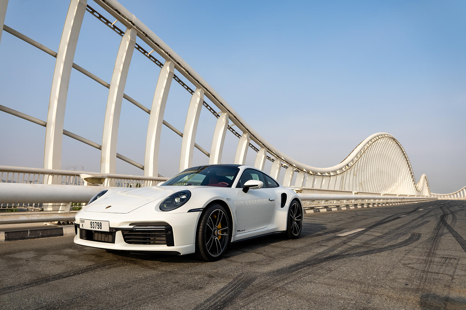 白色保时捷 911 Turbo S
