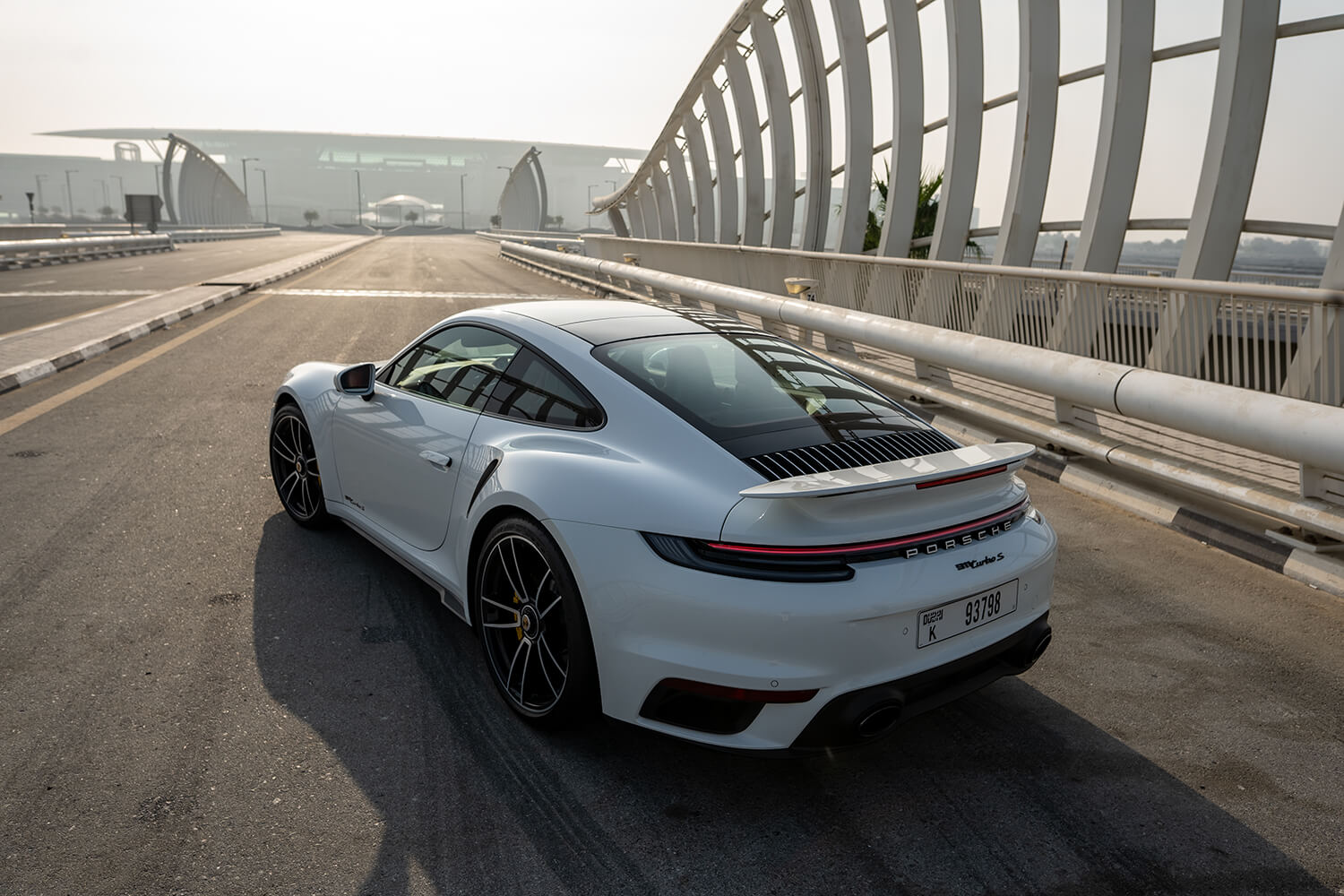 白色保时捷 911 Turbo S