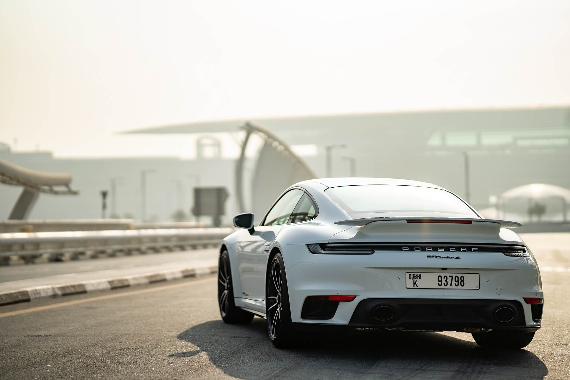 白色保时捷 911 Turbo S