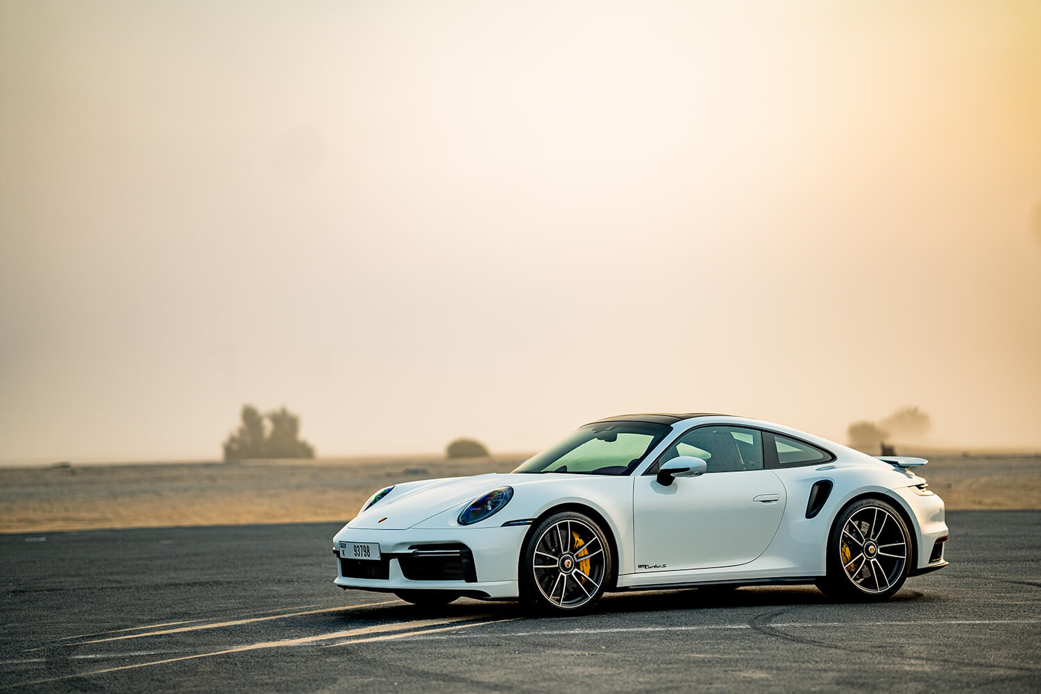 白色保时捷 911 Turbo S