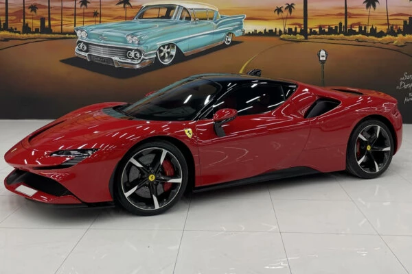 Ferrari SF 90 (rouge)