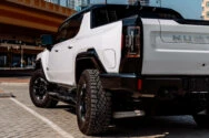 استئجار Hummer EV