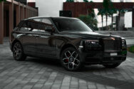 Badge noir Rolls-Royce Cullinan