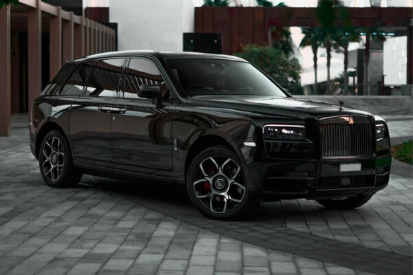 Rolls-Royce Cullinan Черный значок