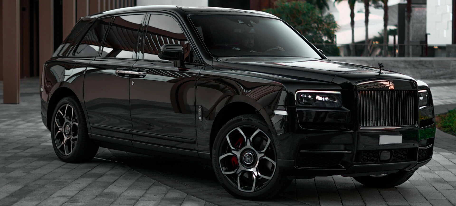 Rolls-Royce Cullinan Siyah Rozet