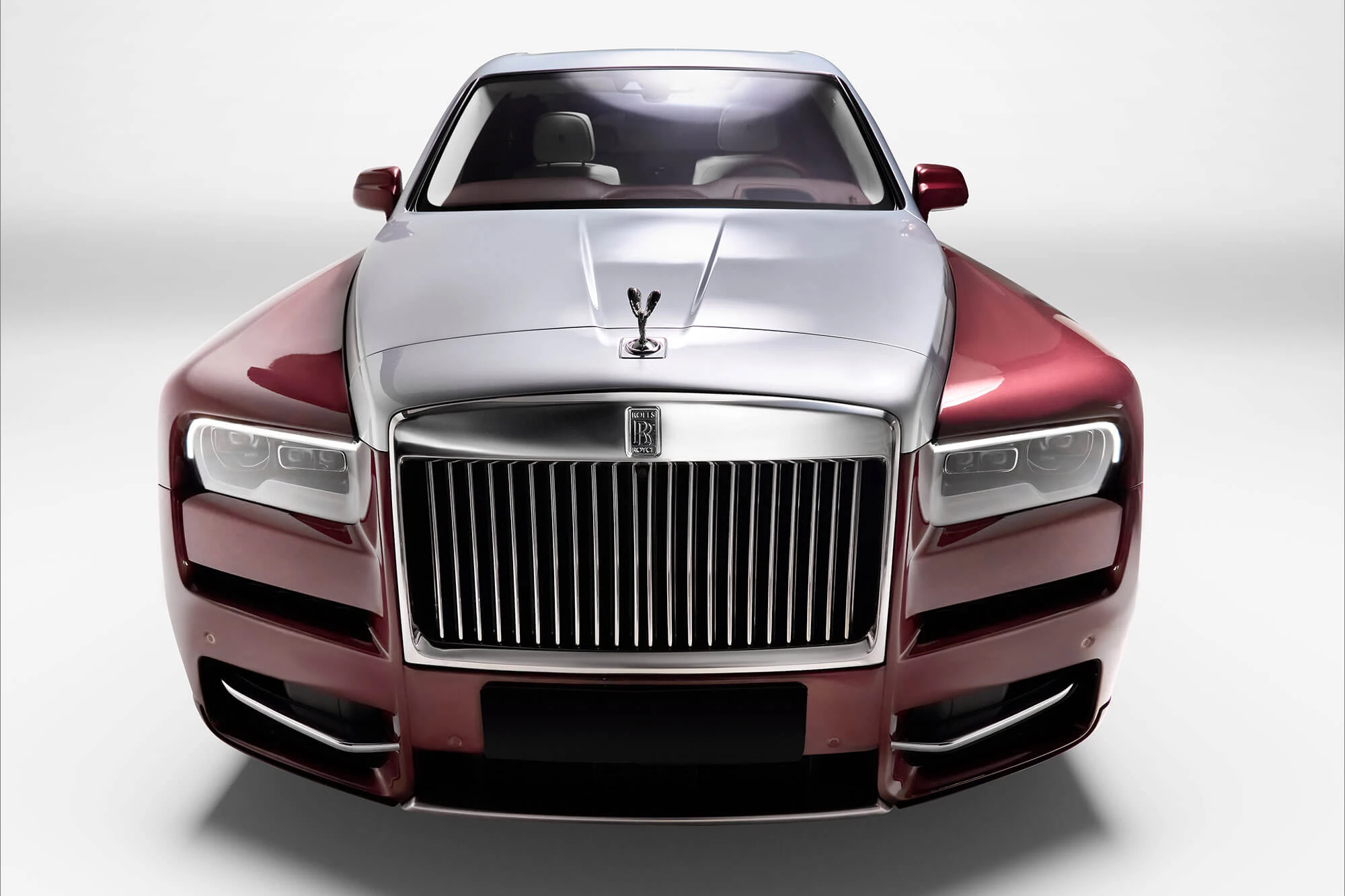 Rolls Royce Cullinan Röd