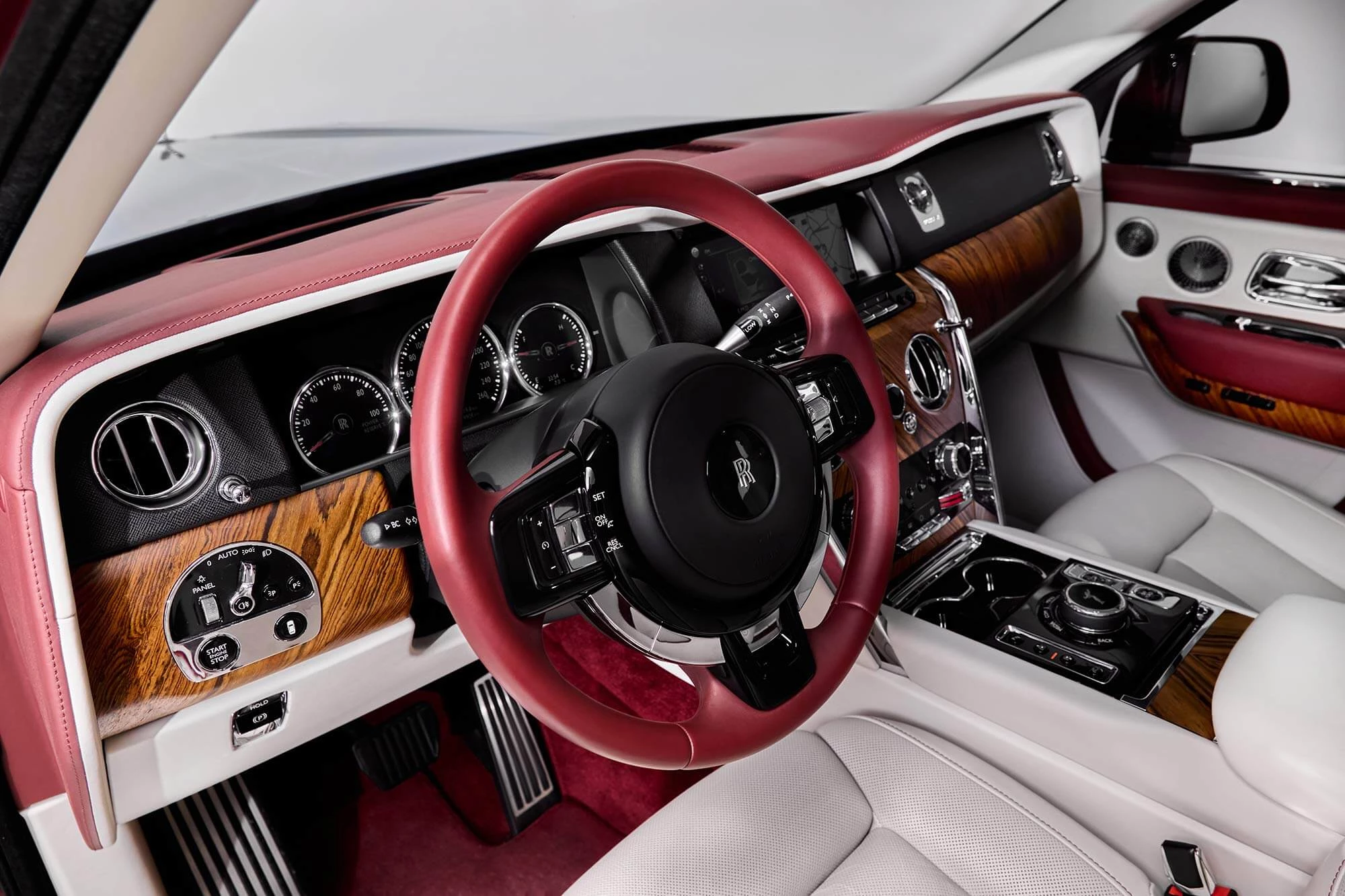 Rolls Royce Cullinan Vermelho