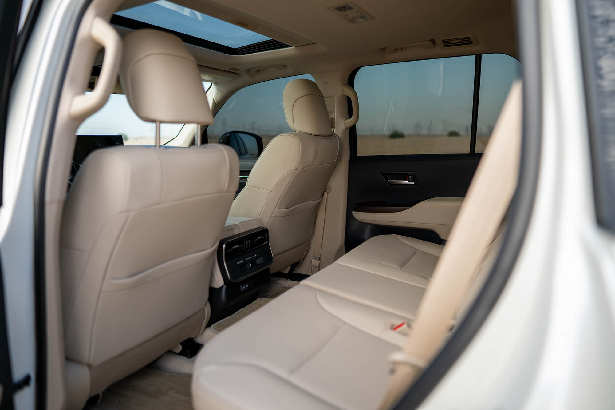 Toyota Land Cruiser 300 Branco