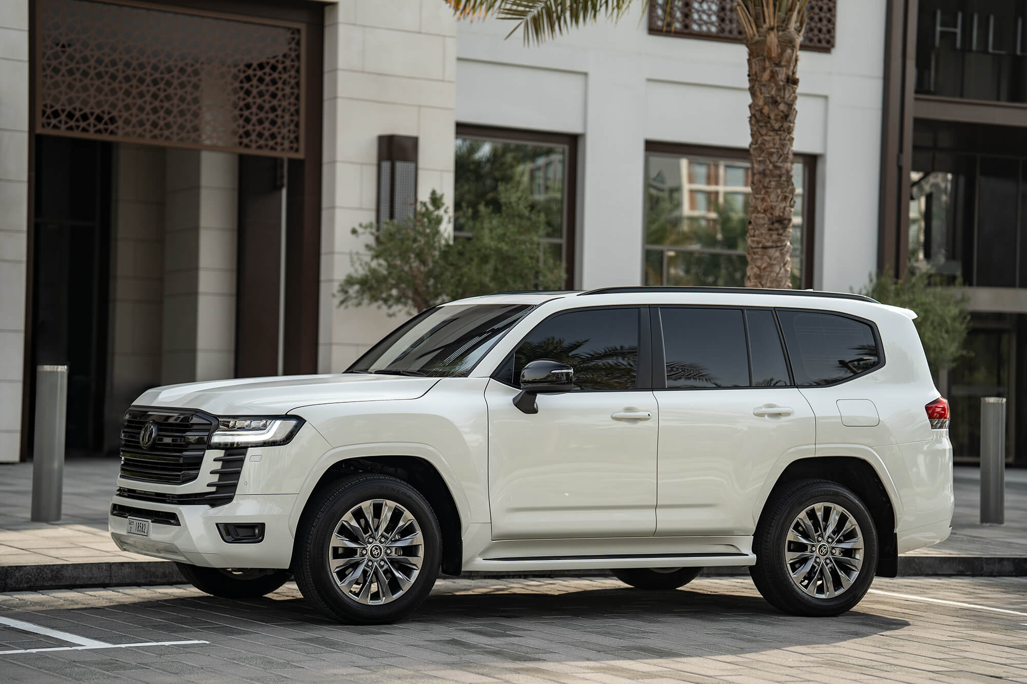 Toyota Land Cruiser 300 Branco