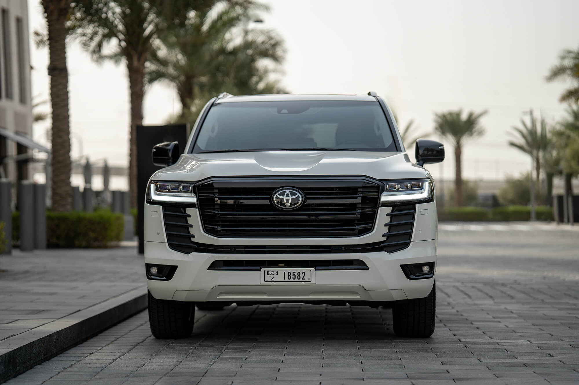 Toyota Land Cruiser 300 Branco