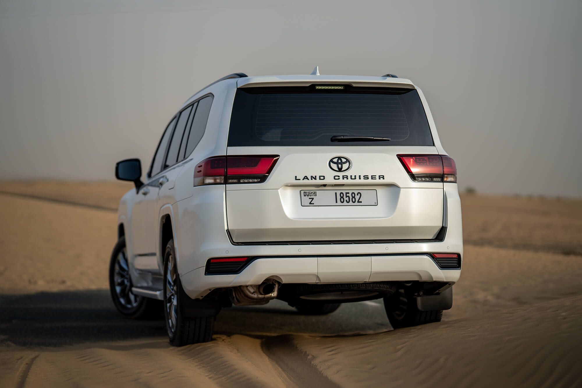 Toyota Land Cruiser 300 Branco