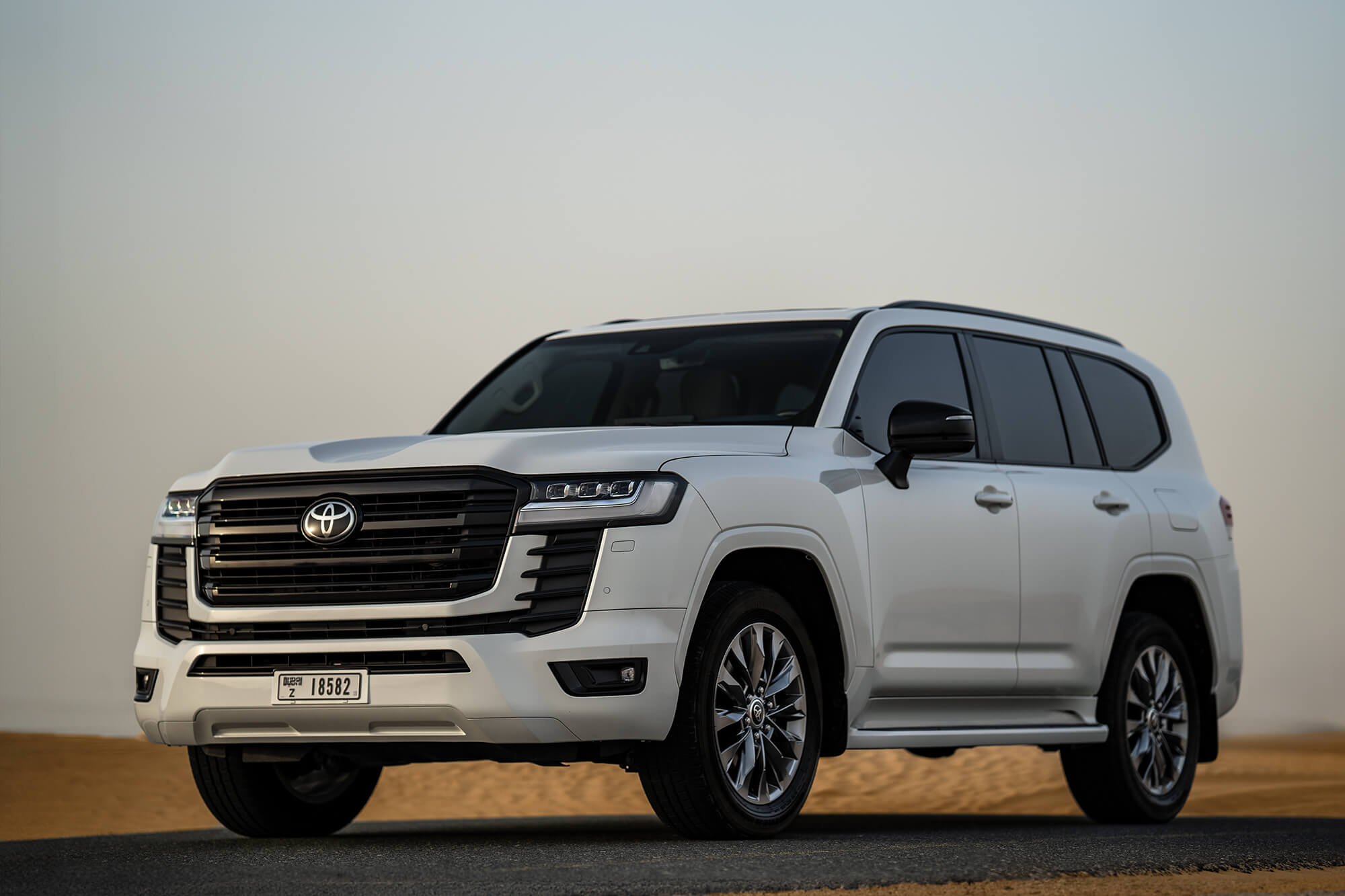 Toyota Land Cruiser 300 Branco