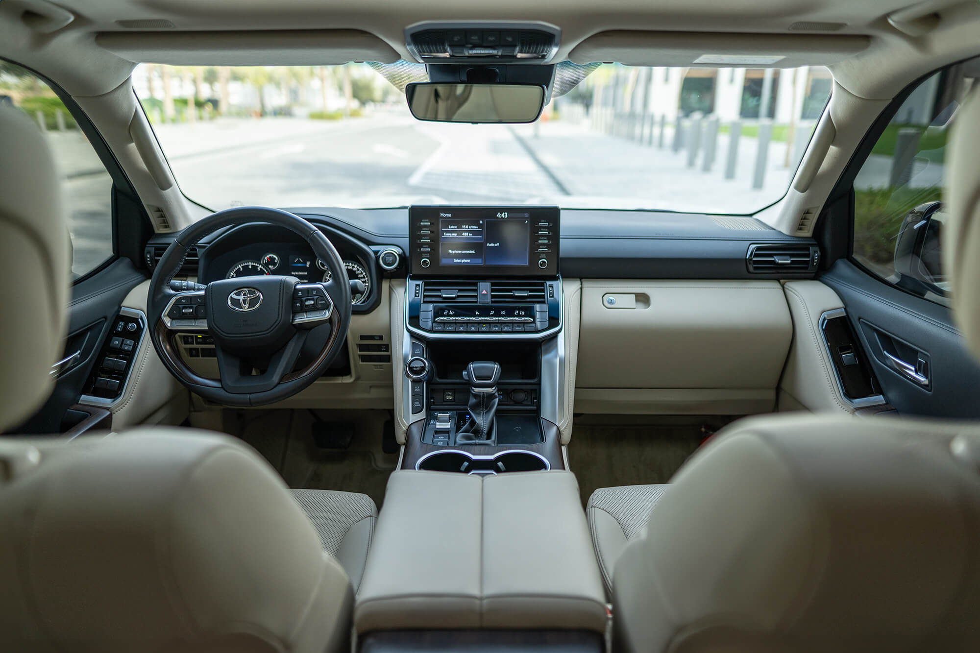 Toyota Land Cruiser 300 Branco