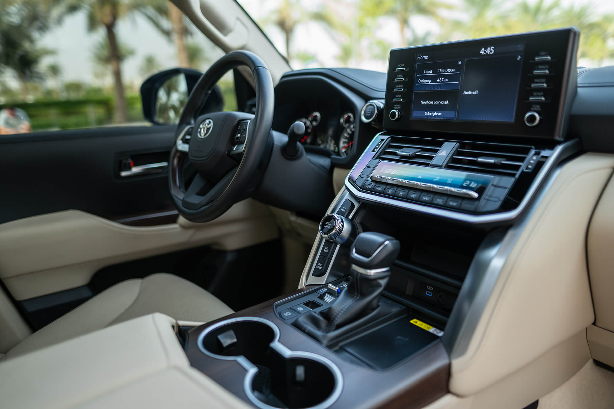 Toyota Land Cruiser 300 Branco