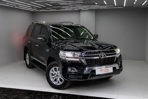 Toyota Land Cruiser 200 Black