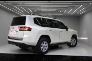Toyota Land Cruiser 300 White Toyota Land Cruiser 300 White