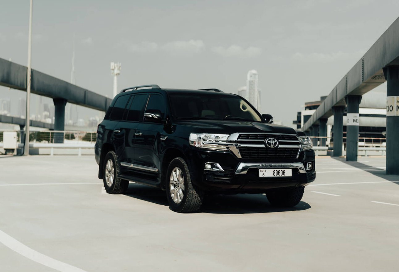 Аренда Toyota Land Cruiser 200 Black в Дубае - внедорожник - Octane Luxury  Car Rental Dubai