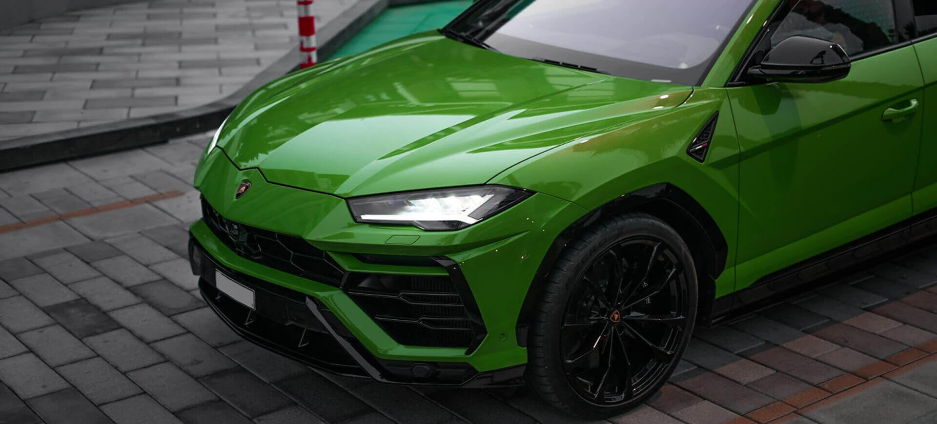 Lamborghini Urus verde