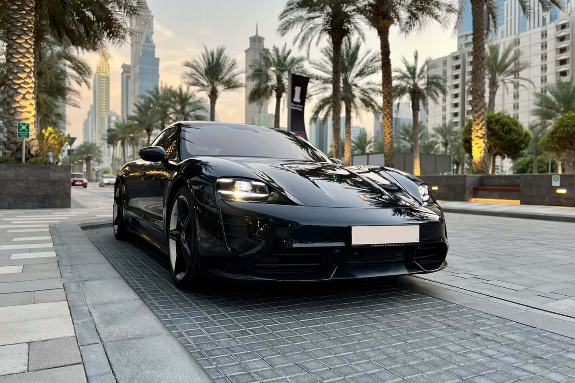 Аренда Porsche Taycan Turbo Black в Дубае - Спорткары - Octane Luxury Car  Rental Dubai