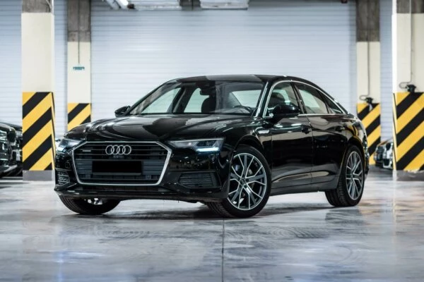 Audi A6 черный