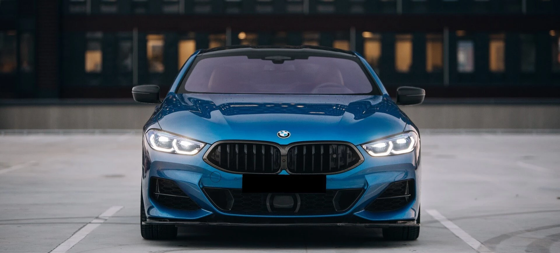BMW M850i Blå