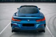 bmw m8 blå för uthyrning