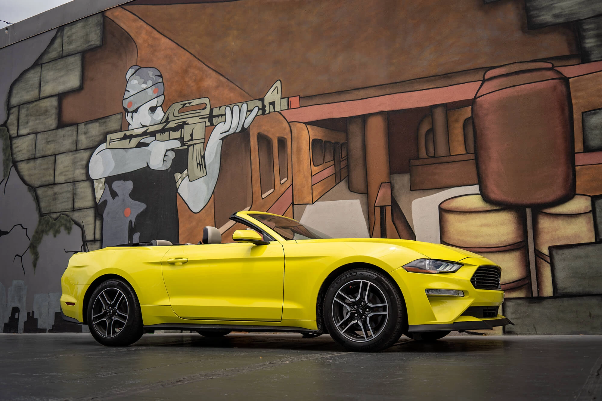 Ford Mustang 2021 Кабриолет желтый