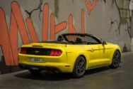 Ford Mustang Convertible Amarelo