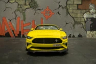 Ford Mustang Convertible Amarelo