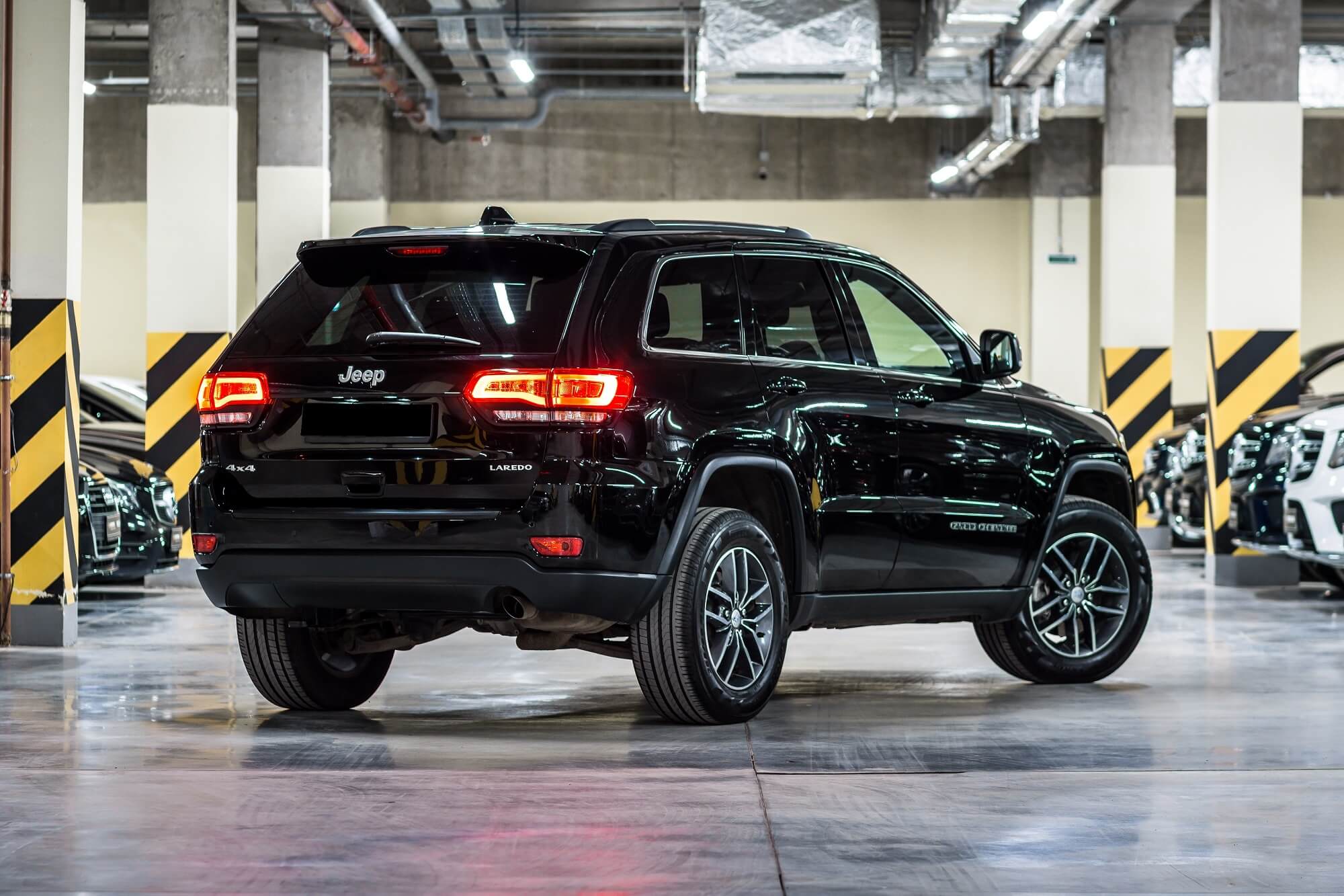 grand cherokee for rent in dubai